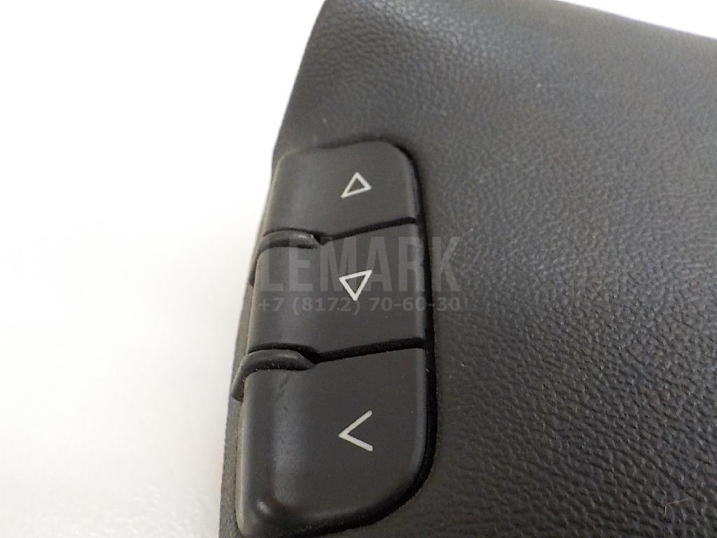 Подушка безопасности в рулевое колесо