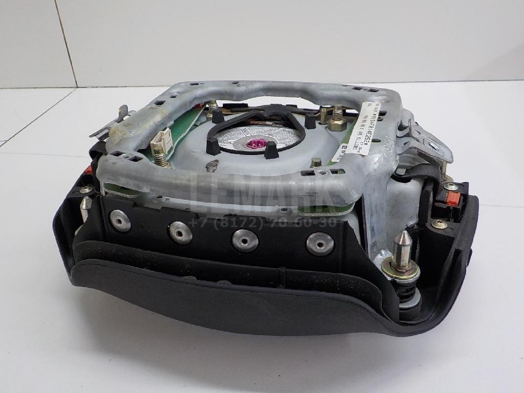 Подушка безопасности в рулевое колесо