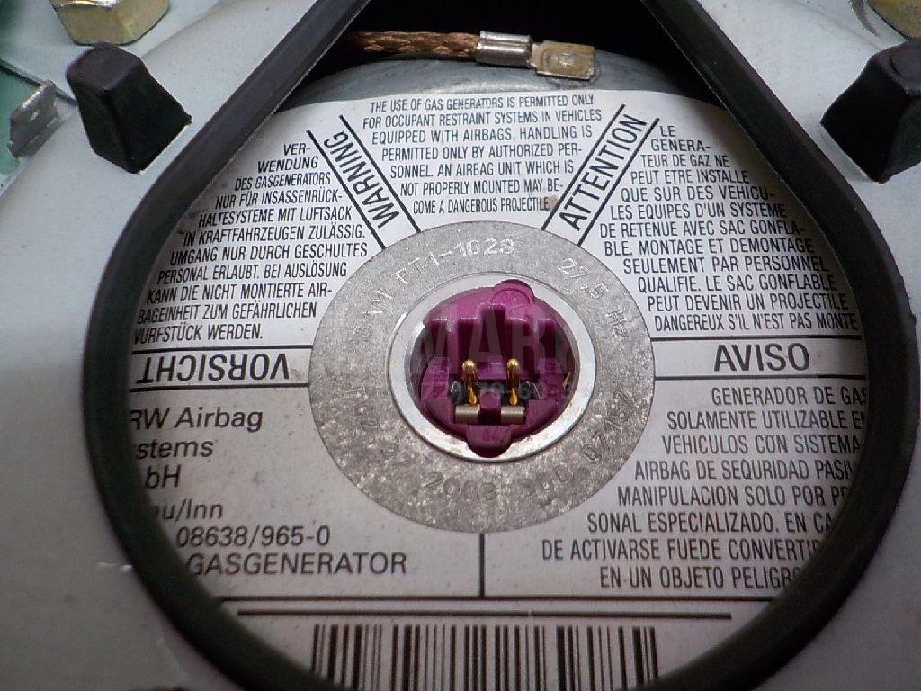 Подушка безопасности в рулевое колесо