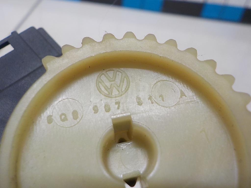 Моторчик заслонки отопителя