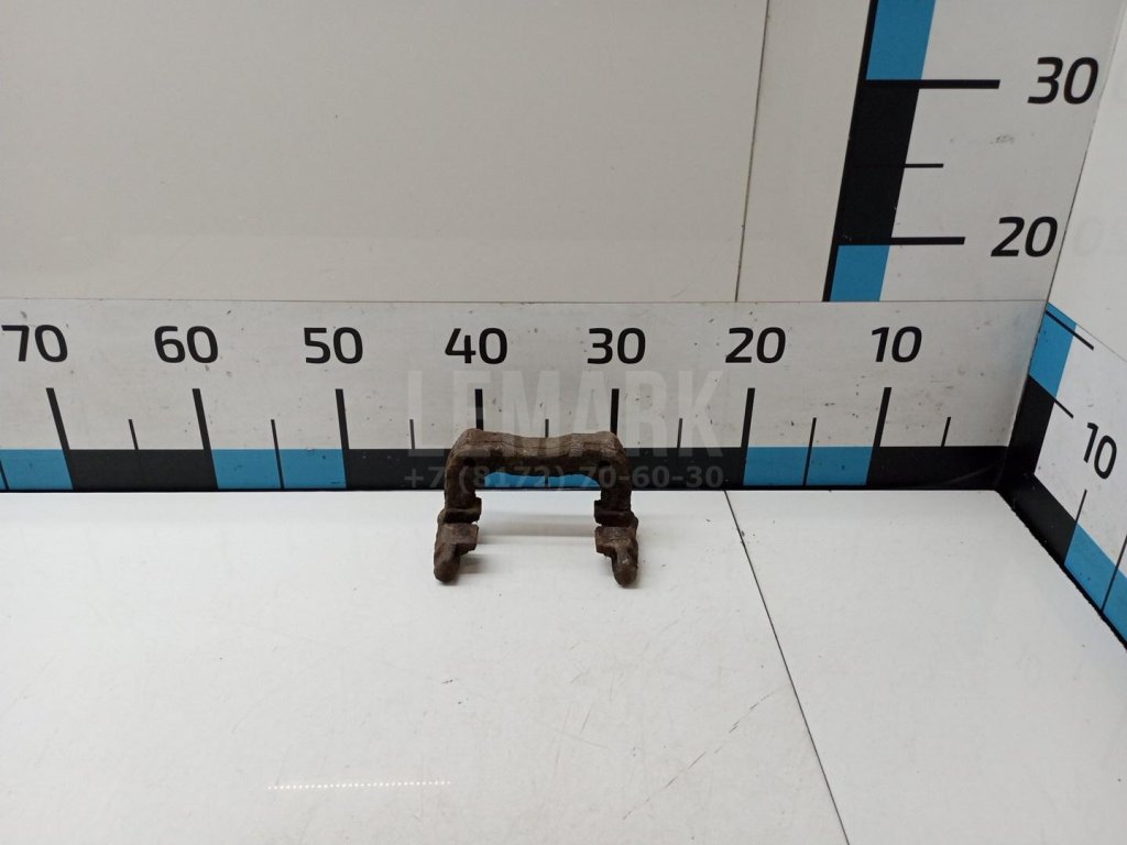 Скоба суппорта заднего правого