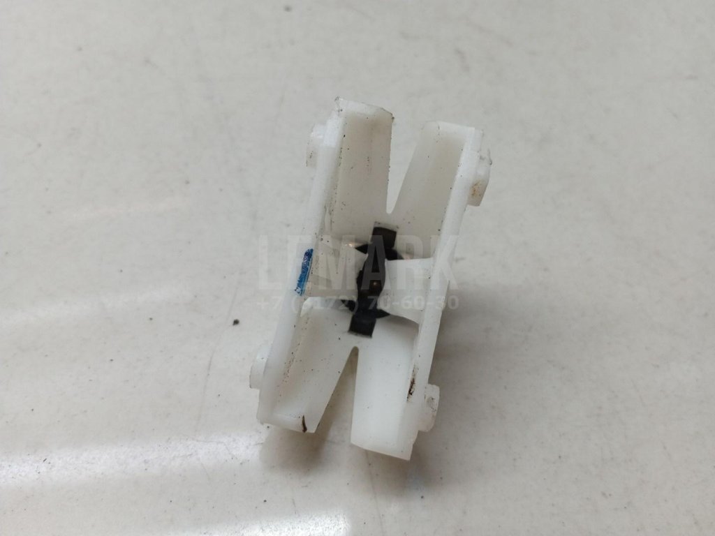 Кронштейн (сопут. товар) для  Audi A4 [B6] 2000-2004