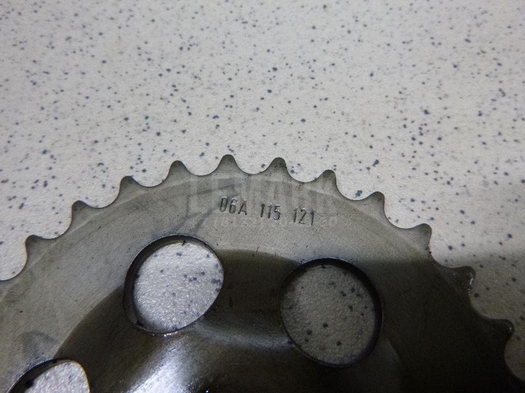 Шестерня привода масляного насоса