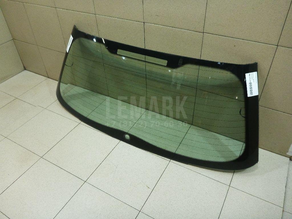 Стекло двери багажника