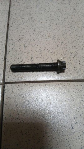 Болт шатунный