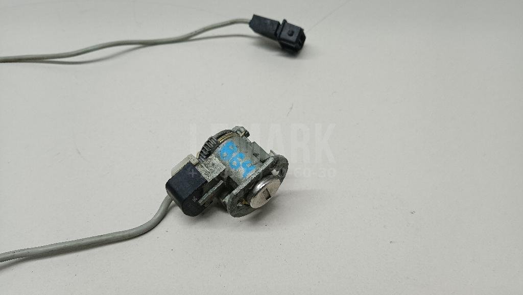 Вставка замка двери прав.