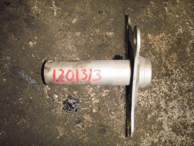 Кронштейн усилителя переднего бампера правый