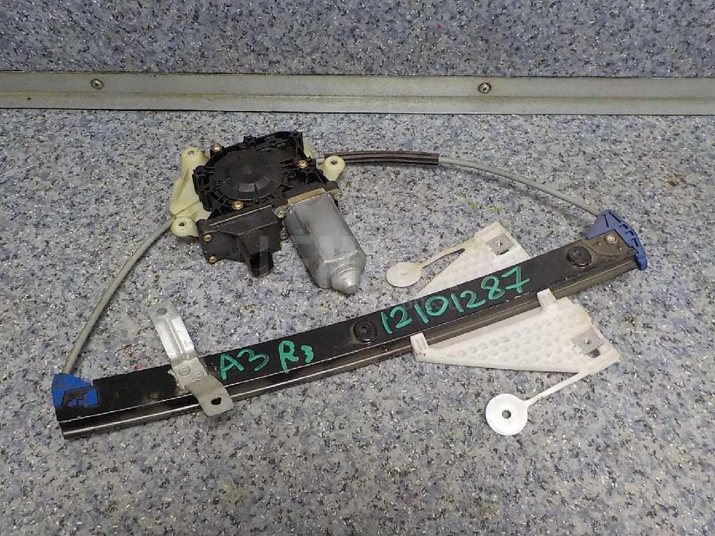 Стеклоподъемник электр. задний правый