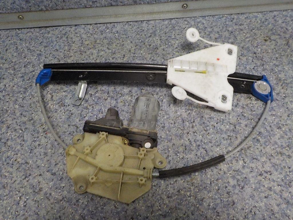 Стеклоподъемник электр. задний правый