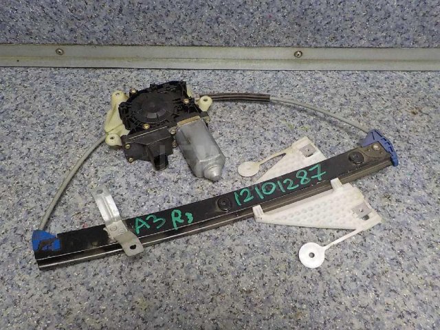 Стеклоподъемник электр. задний правый