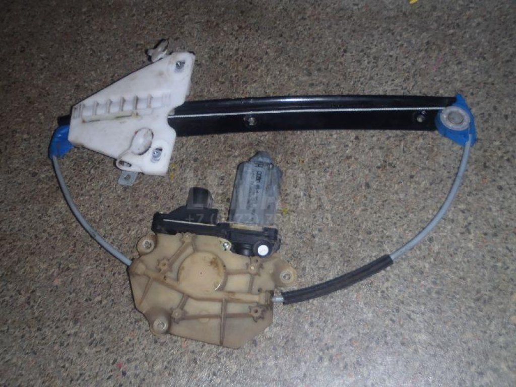 Стеклоподъемник электр. задний правый