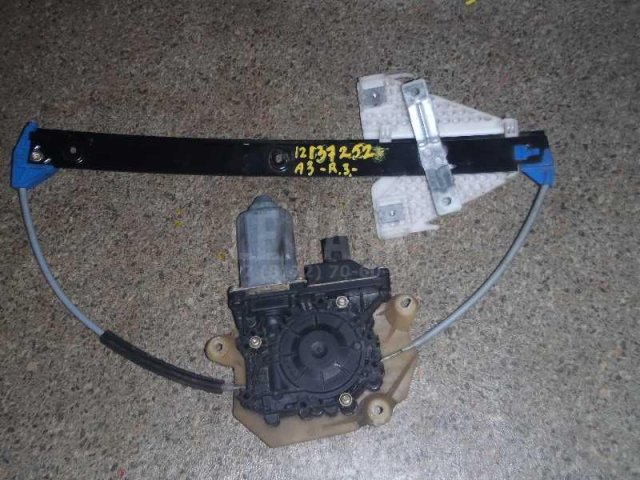 Стеклоподъемник электр. задний правый