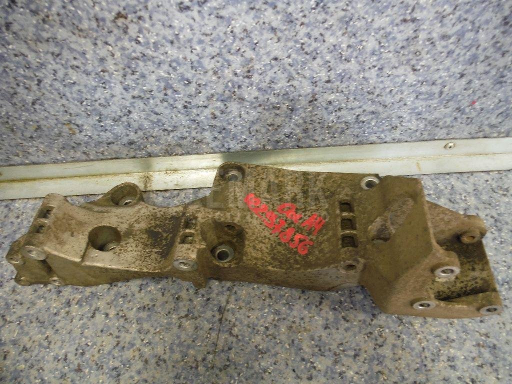 Кронштейн генератора