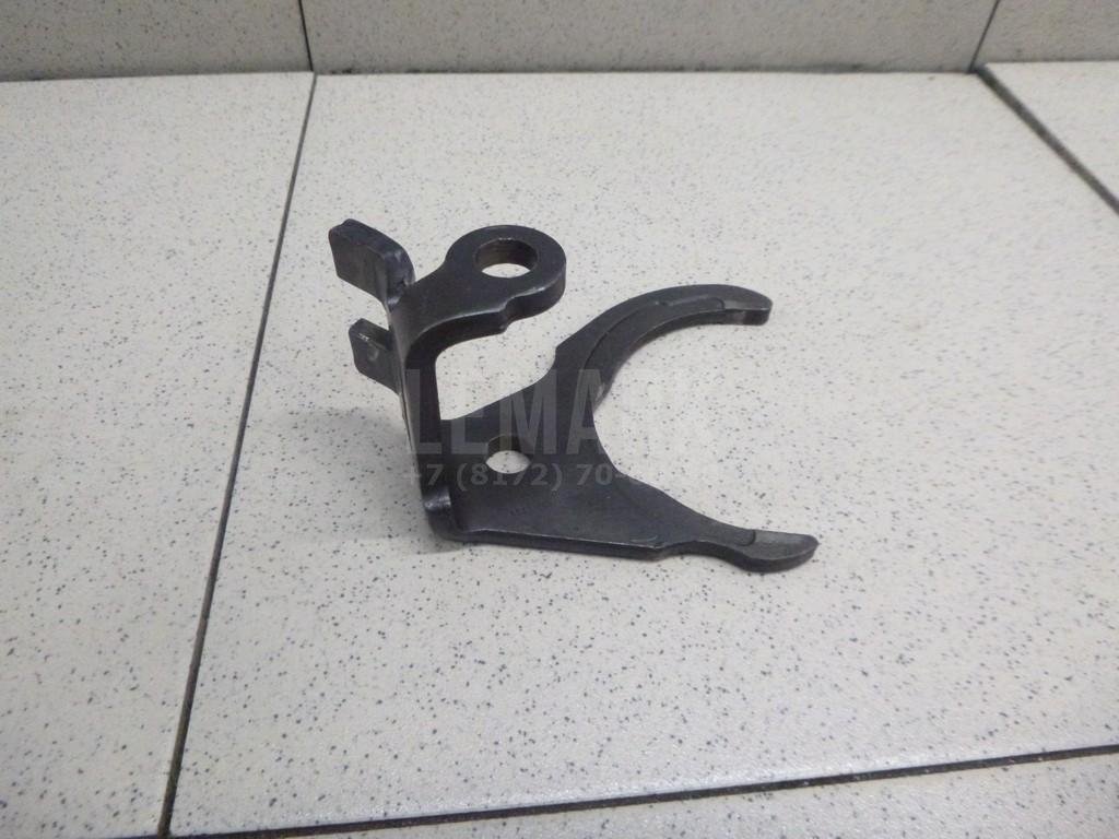 Вилка включения передачи