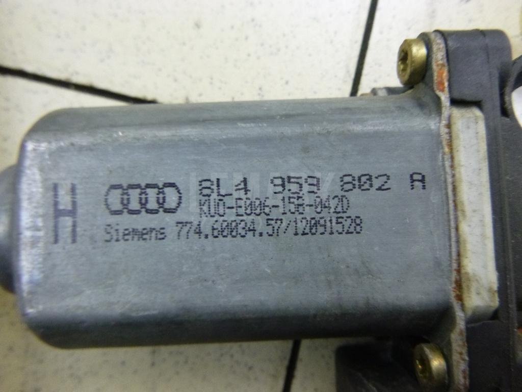 Стеклоподъемник электр. задний правый