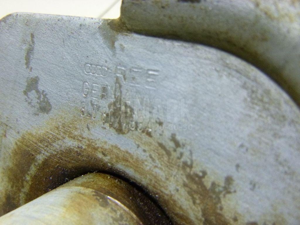 Кронштейн усилителя переднего бампера левый