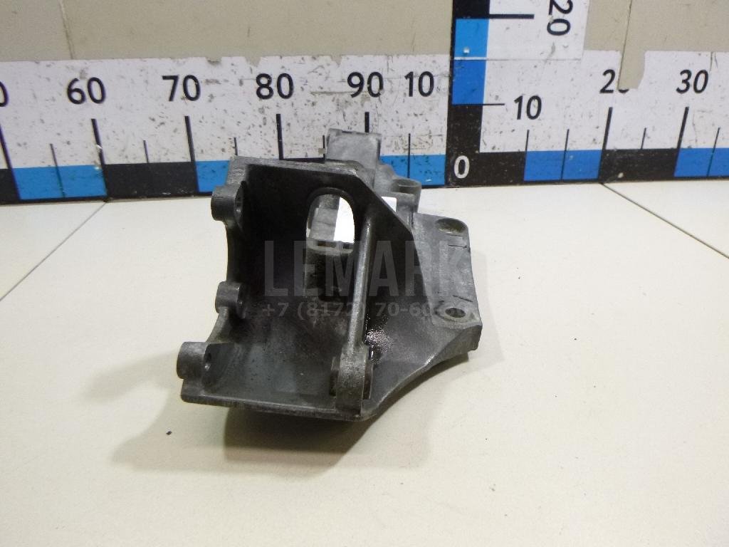 Кронштейн генератора для  Audi A3 [8PA] Sportback 2004-2013