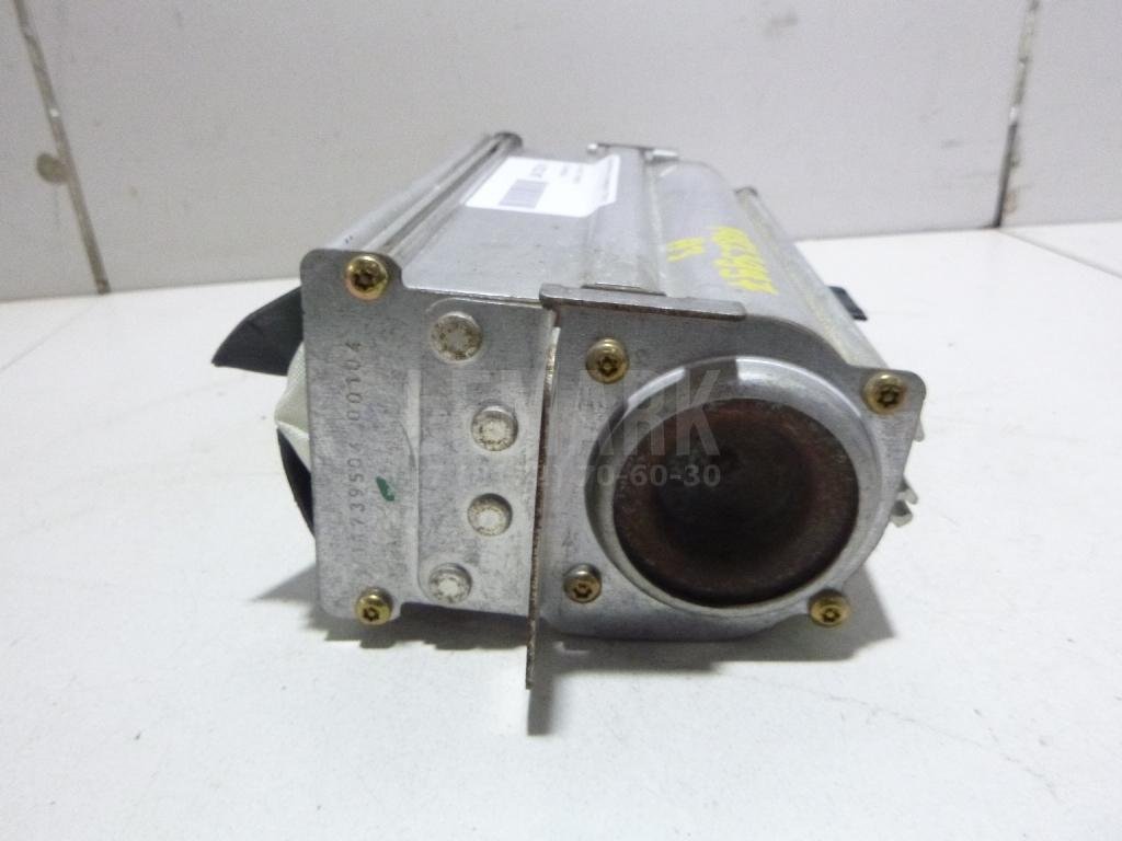 Подушка безопасности пассажирская (в торпедо)