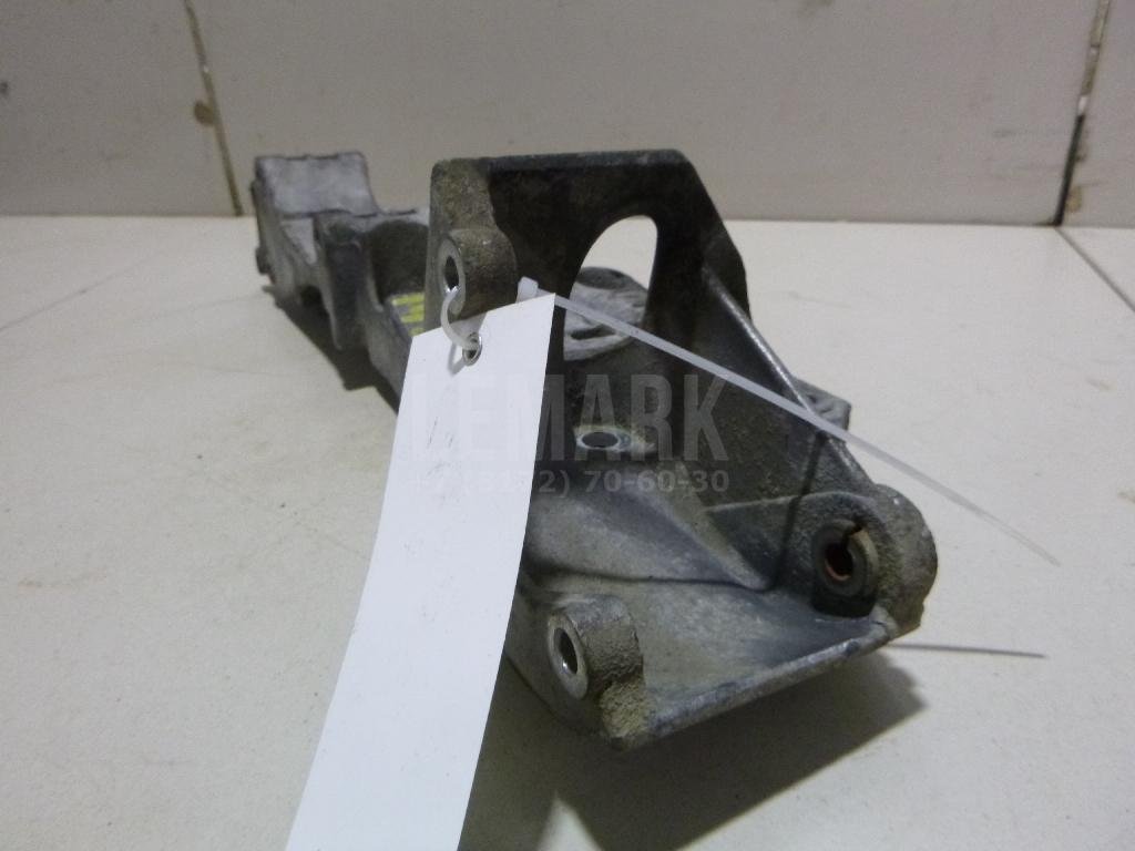 Кронштейн генератора