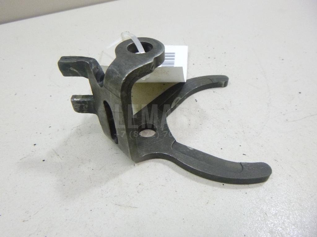 Вилка включения передачи