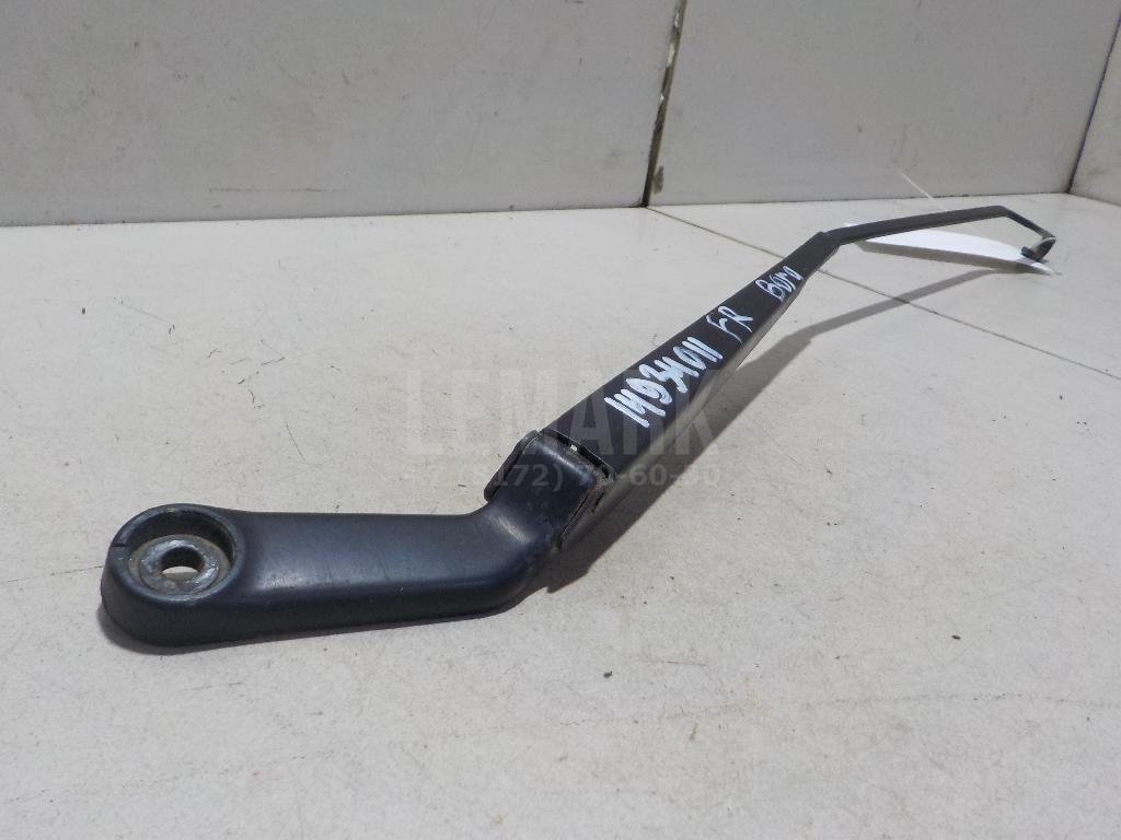 Поводок стеклоочистителя передний правый