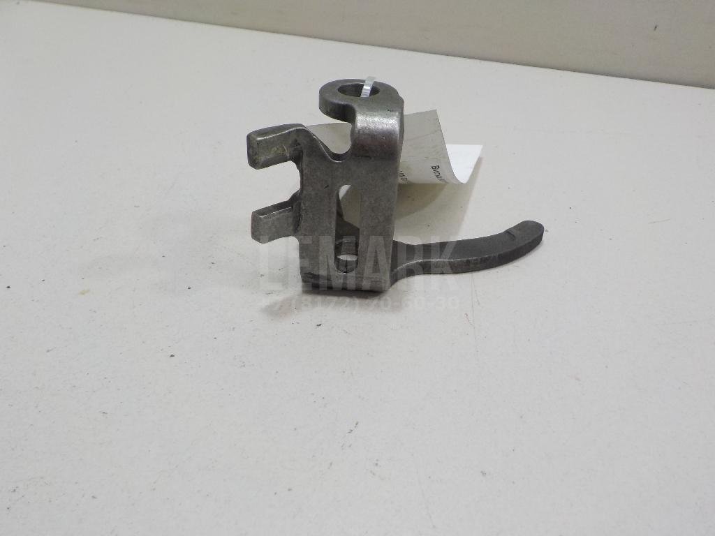 Вилка включения передачи