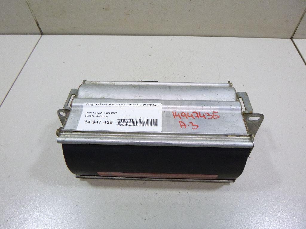 Подушка безопасности пассажирская (в торпедо)