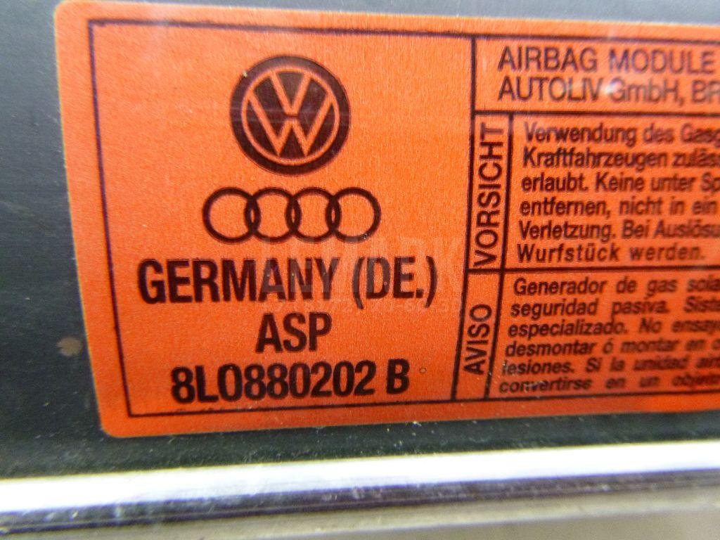 Подушка безопасности пассажирская (в торпедо)