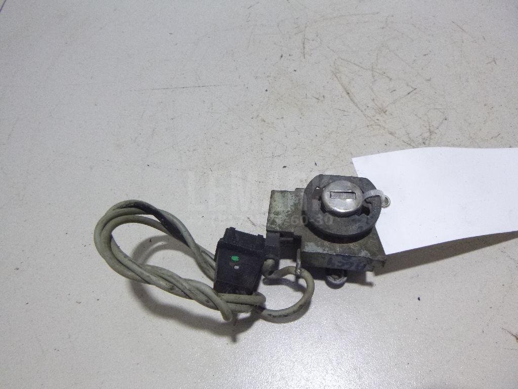 Вставка замка двери прав.