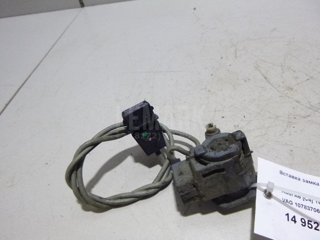 Вставка замка двери прав.