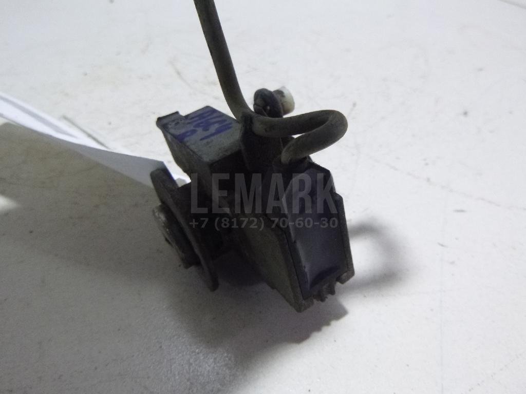 Вставка замка двери прав.