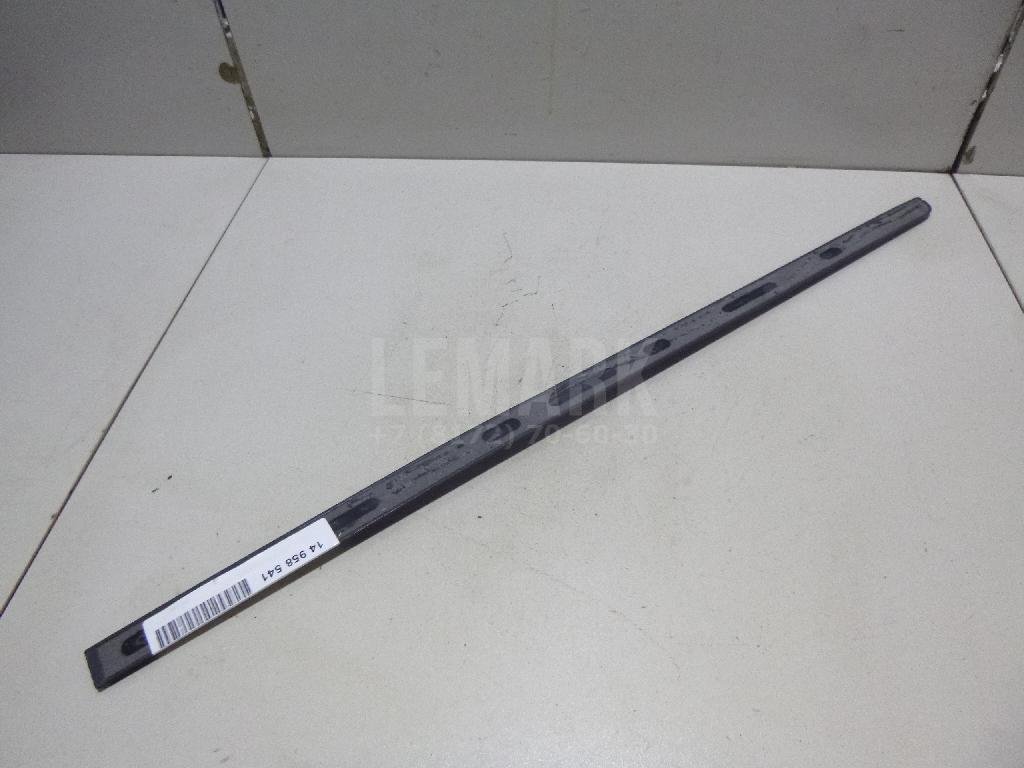 Молдинг задней правой двери