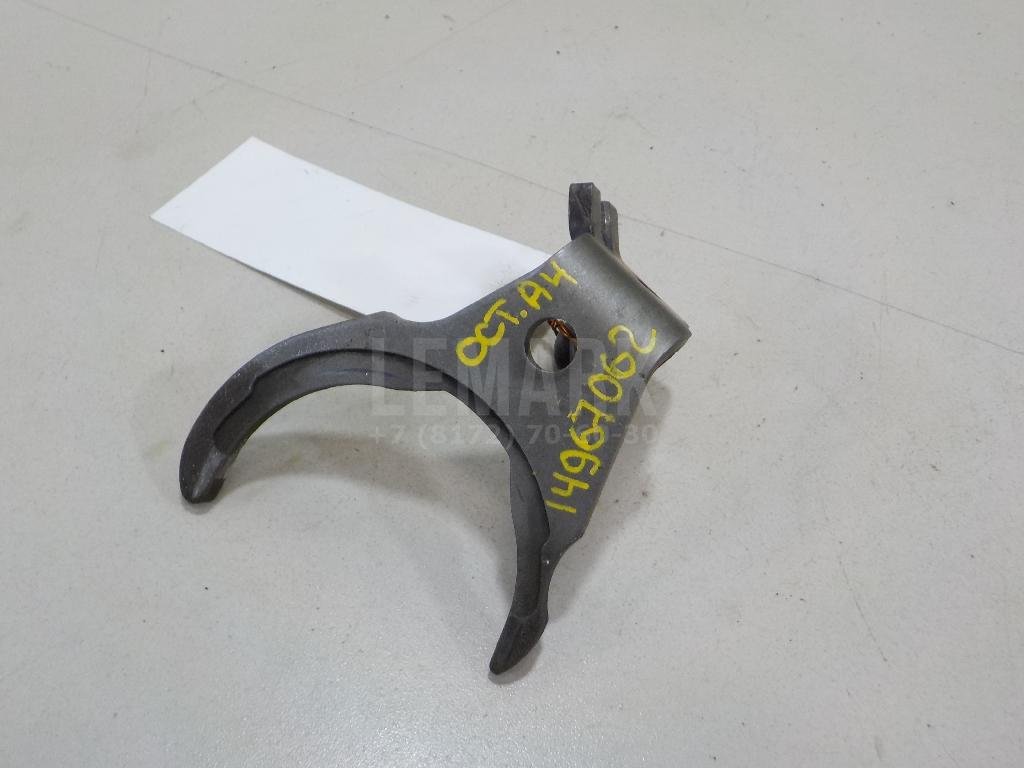 Вилка включения передачи