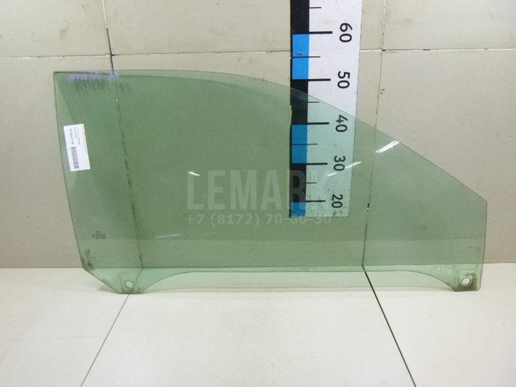 Стекло двери передней правой