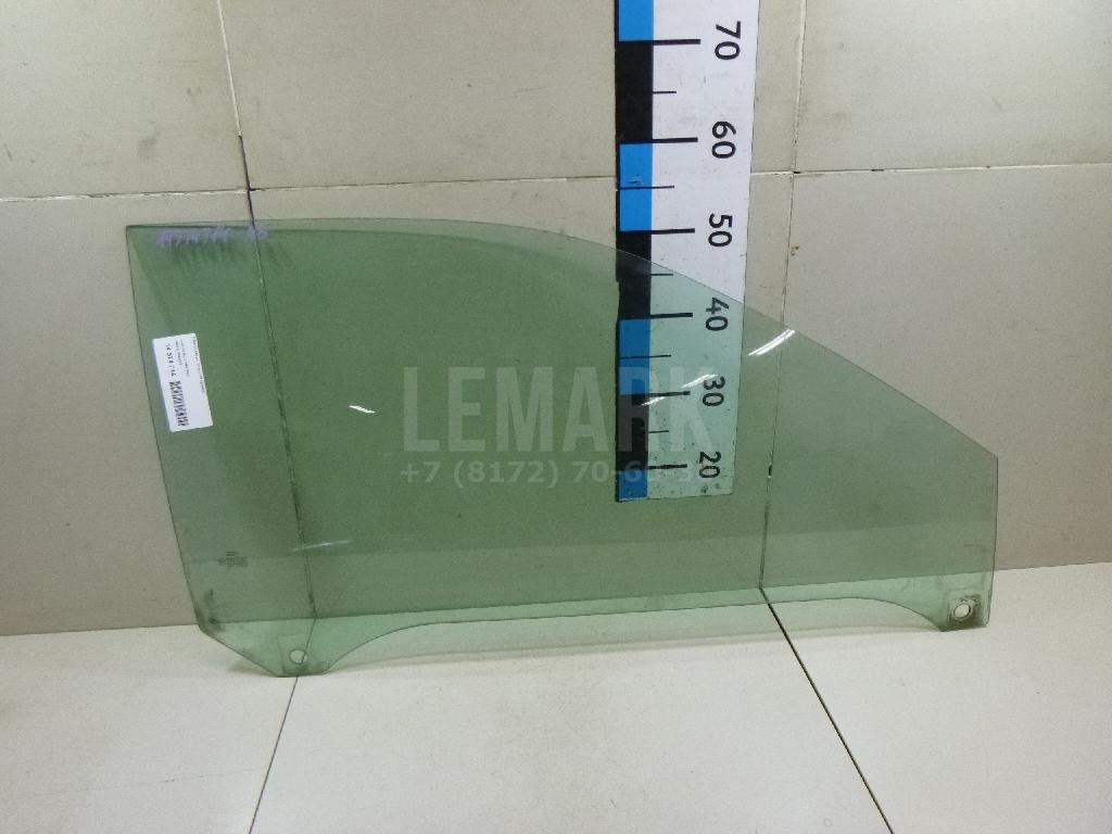 Стекло двери передней правой