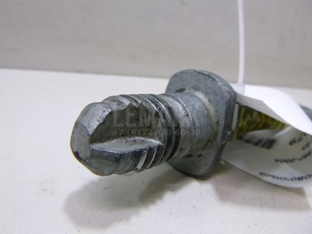 Крюк буксировочный