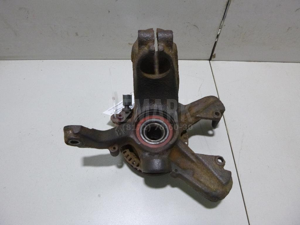 Кулак поворотный передний левый