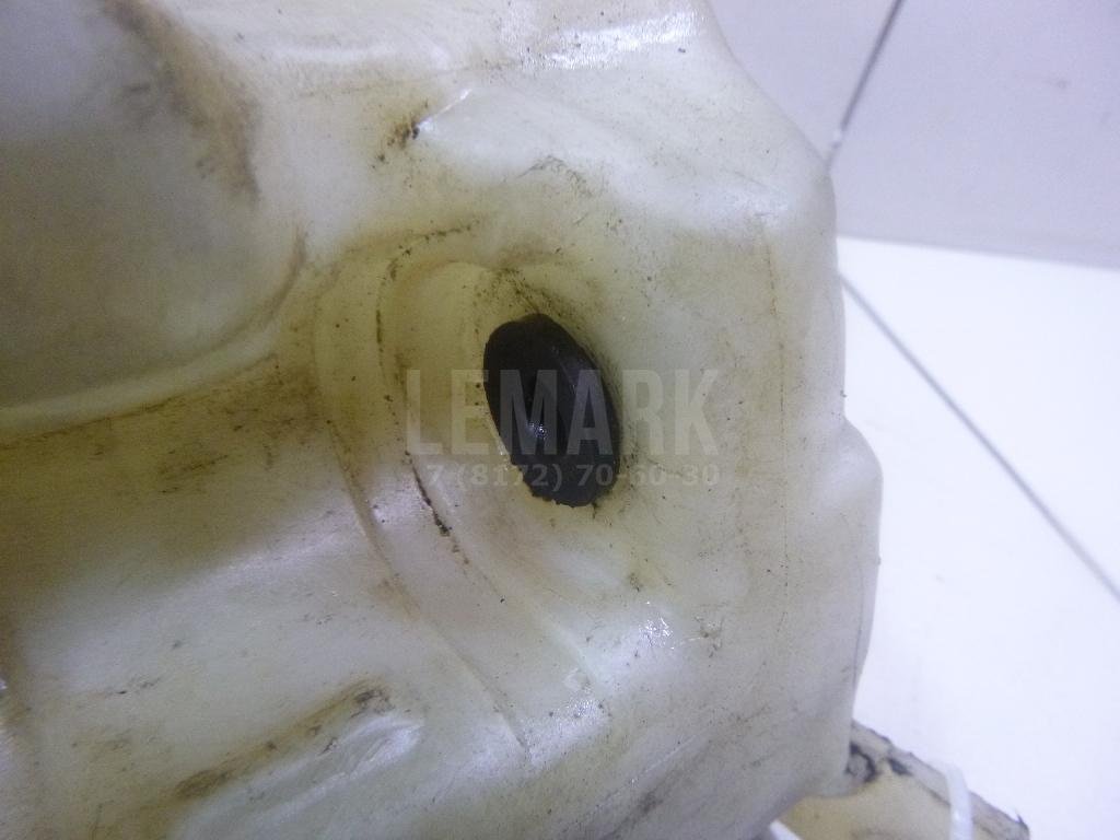 Бачок омывателя лобового стекла