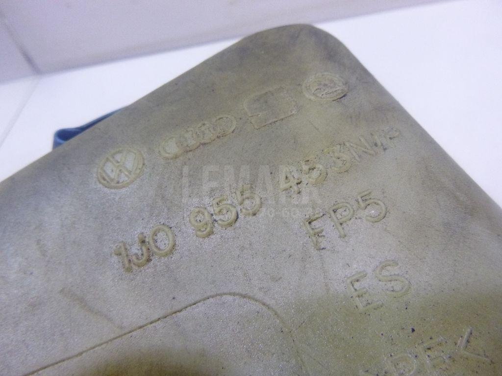 Бачок омывателя лобового стекла