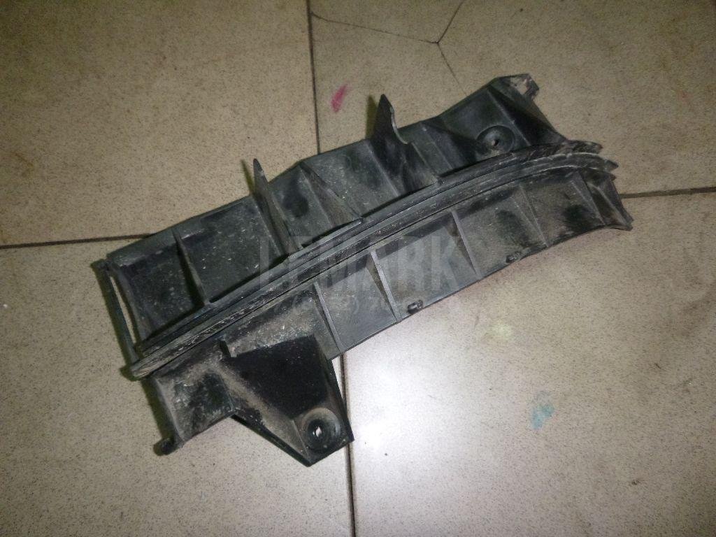 Направляющая заднего бампера правая