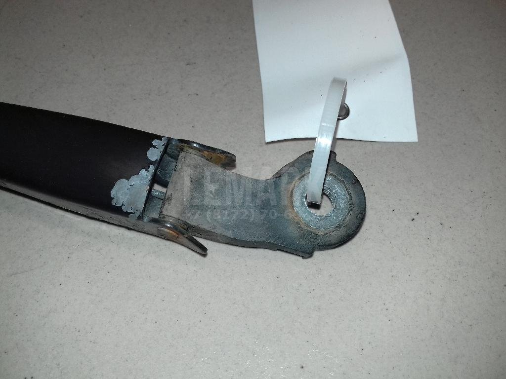 Поводок стеклоочистителя заднего