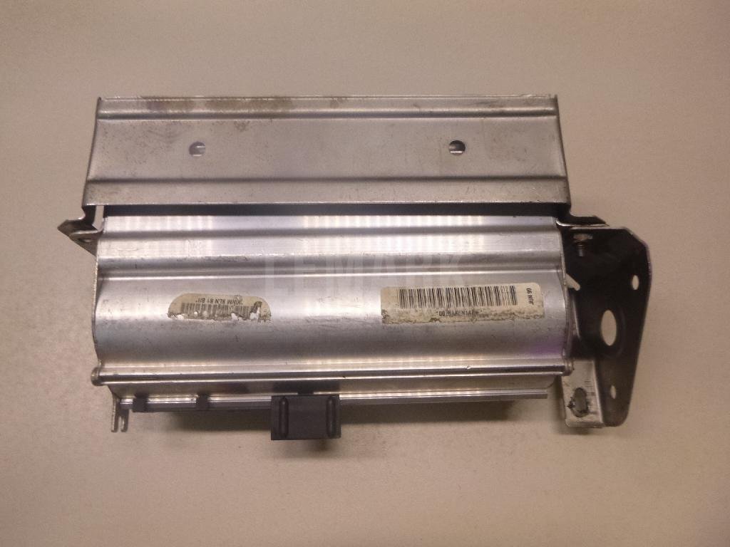 Подушка безопасности пассажирская (в торпедо)