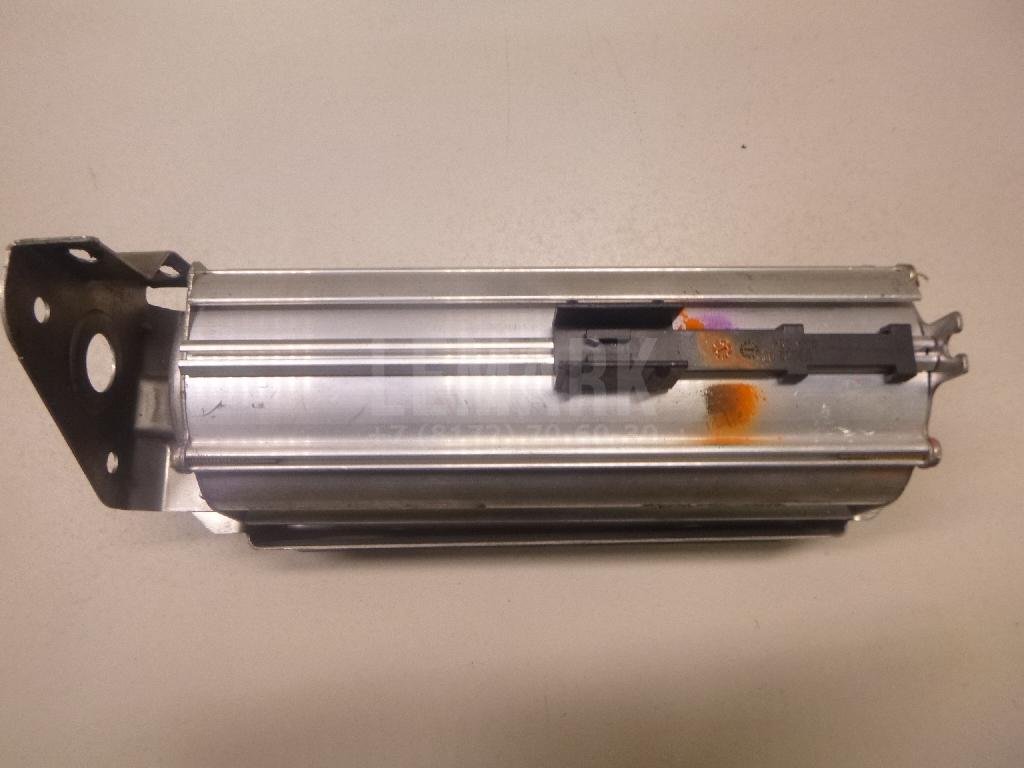 Подушка безопасности пассажирская (в торпедо)