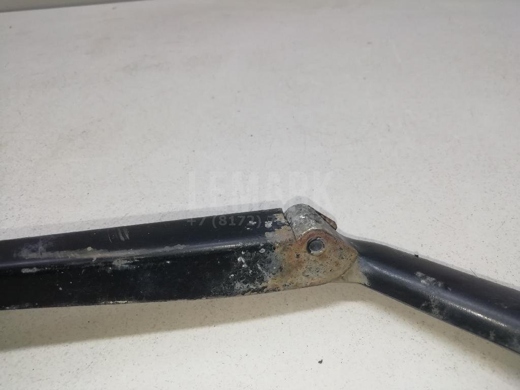 Поводок стеклоочистителя передний правый