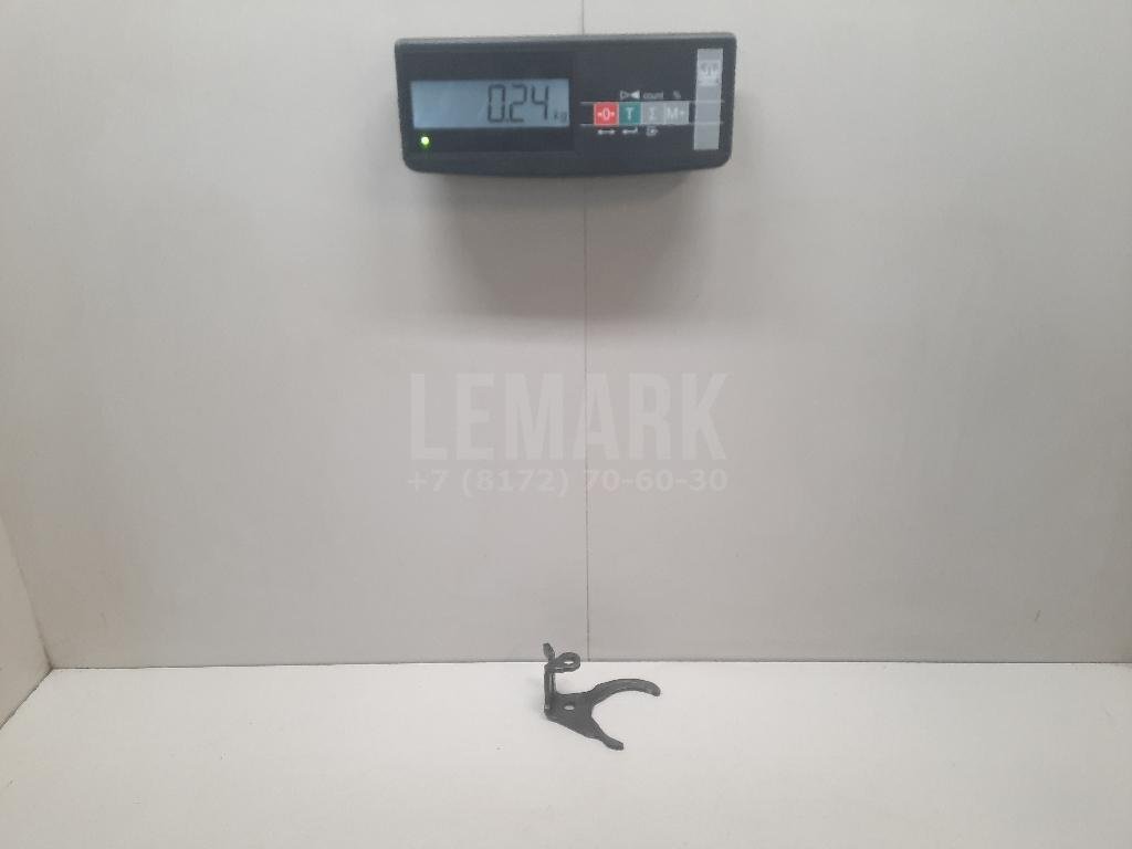 Вилка включения передачи