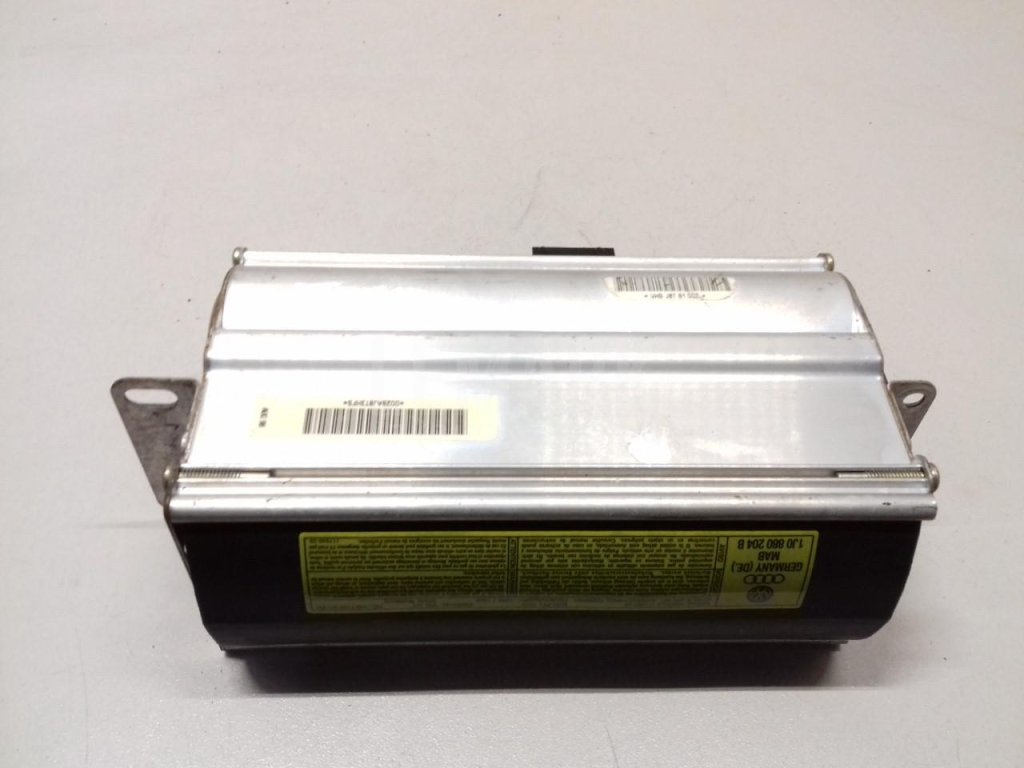 Подушка безопасности пассажирская (в торпедо)