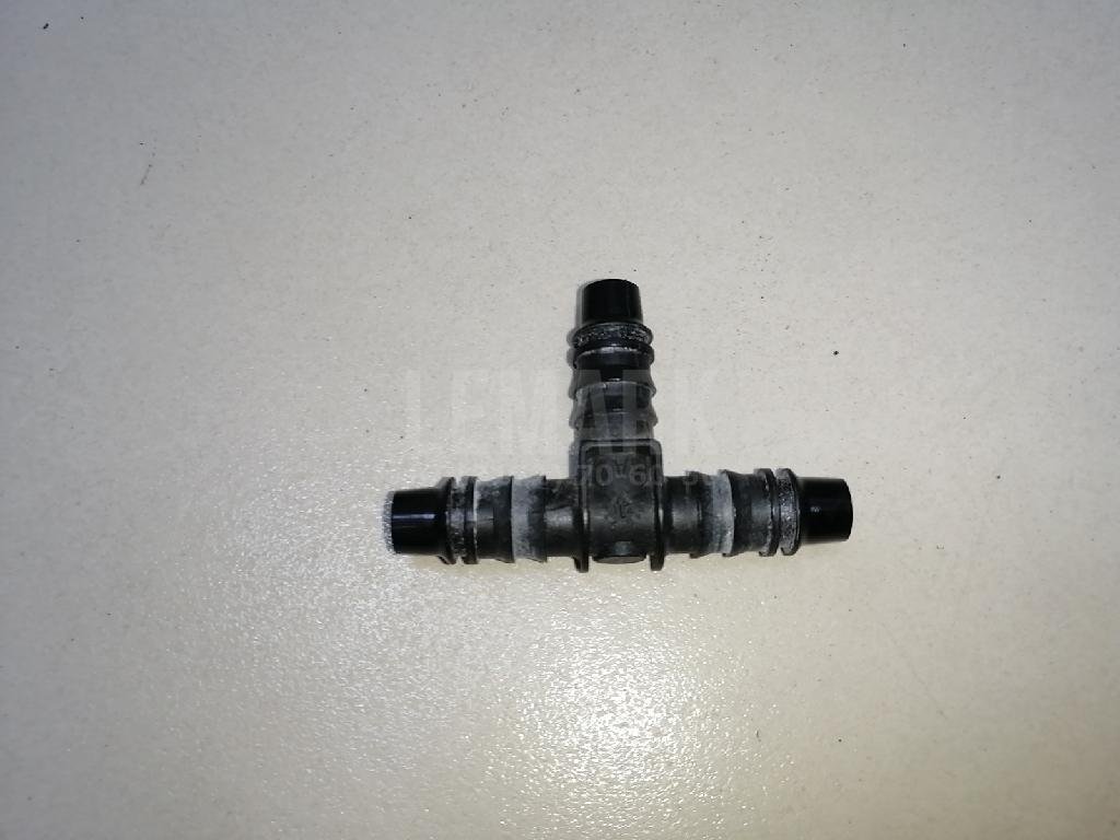 Тройник омывателя фар