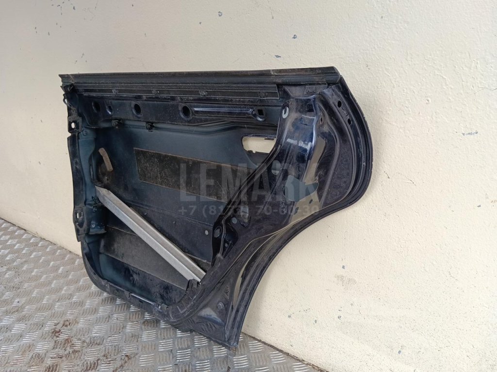Дверь задняя правая