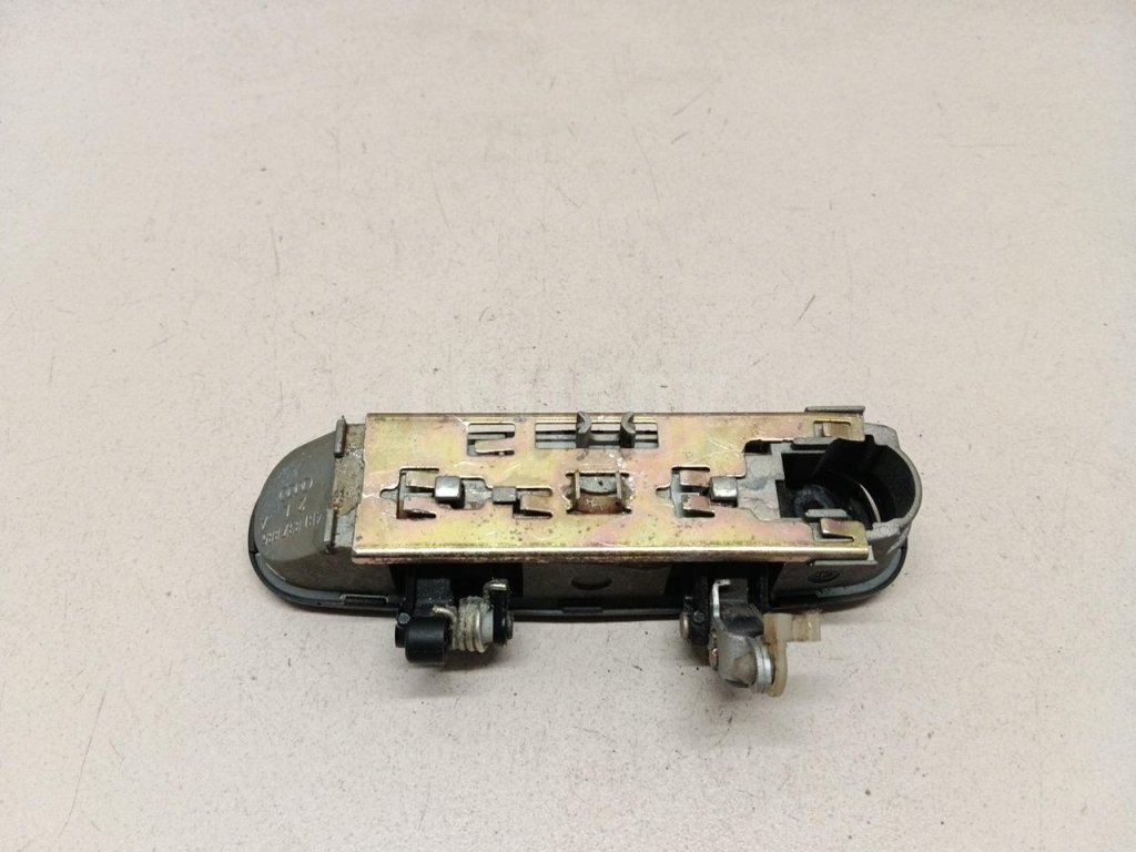 Ручка двери наружная левая