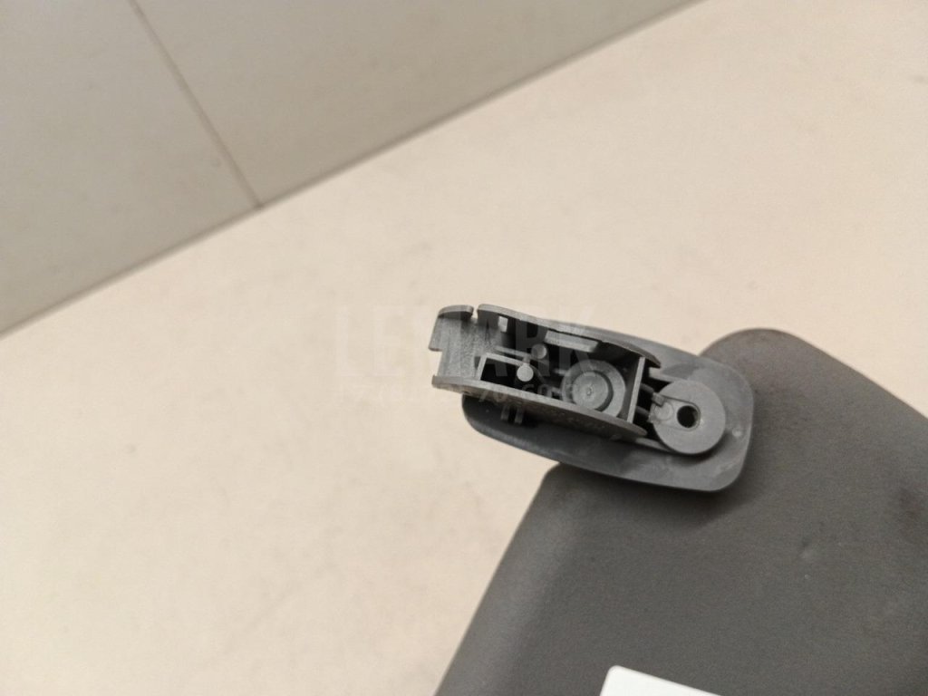 Козырек солнцезащитный (внутри)